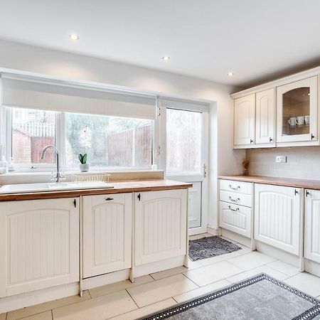 Liverpool Home With Free Parking West Derby Екстер'єр фото