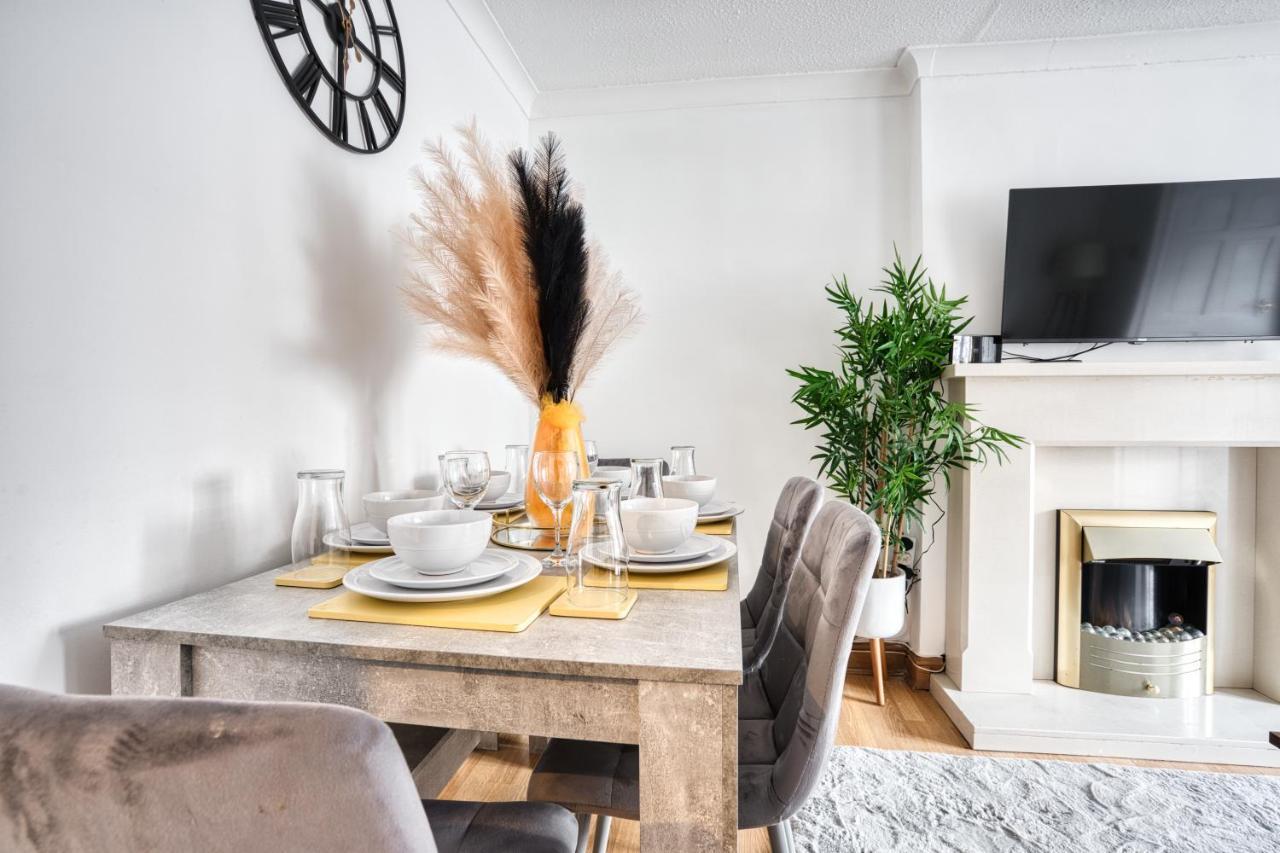 Liverpool Home With Free Parking West Derby Екстер'єр фото