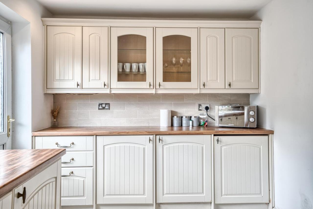 Liverpool Home With Free Parking West Derby Екстер'єр фото