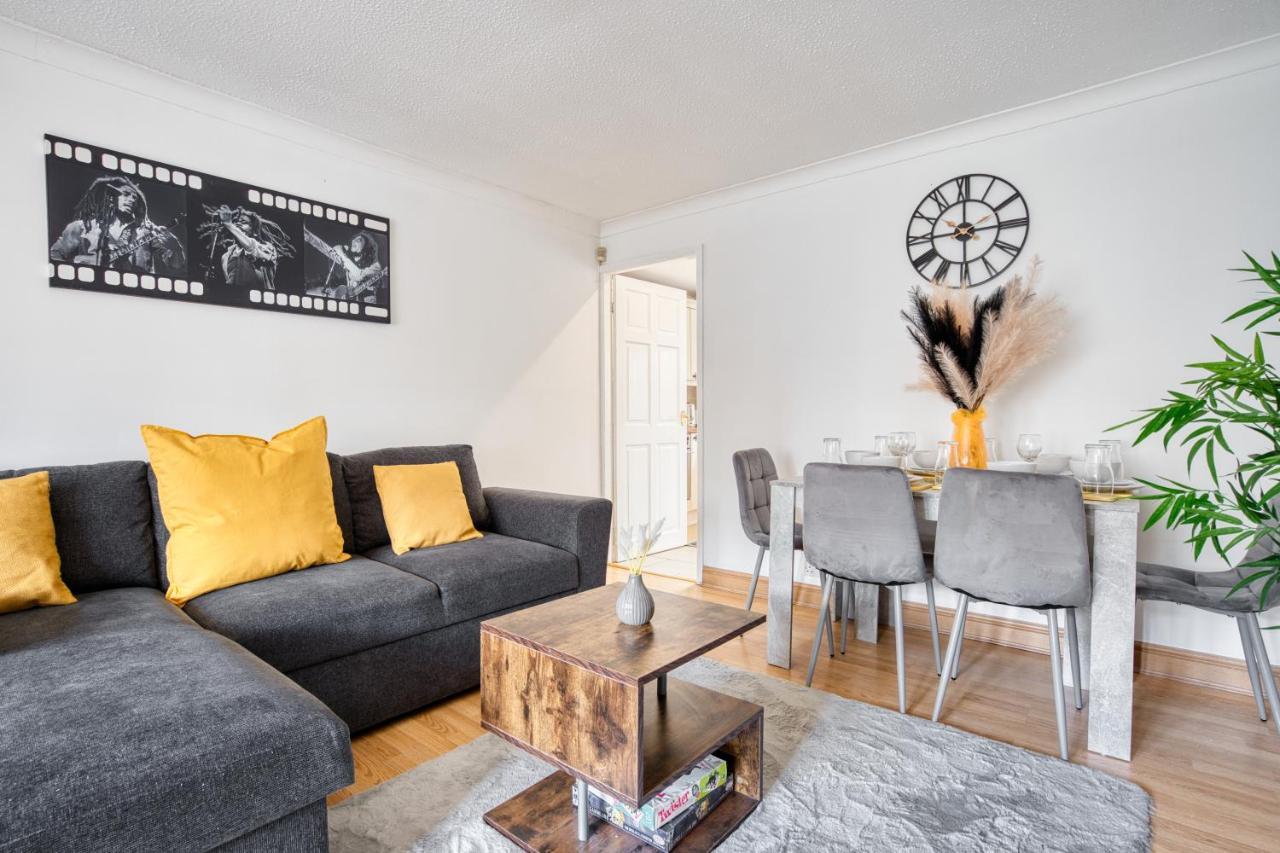 Liverpool Home With Free Parking West Derby Екстер'єр фото