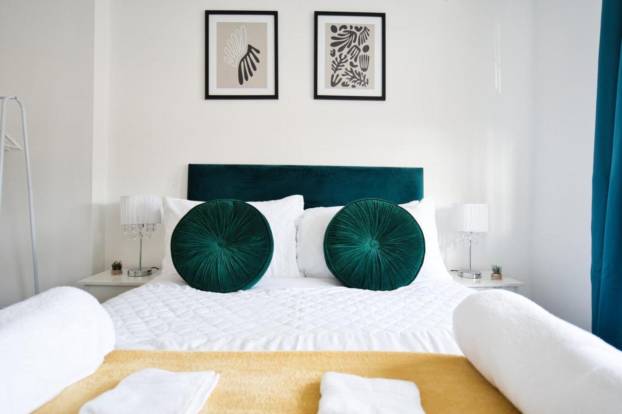Liverpool Home With Free Parking West Derby Екстер'єр фото