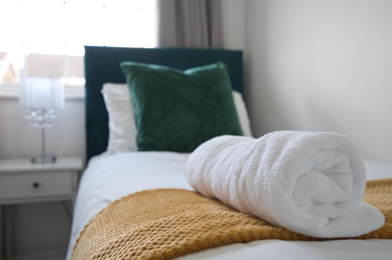 Liverpool Home With Free Parking West Derby Екстер'єр фото