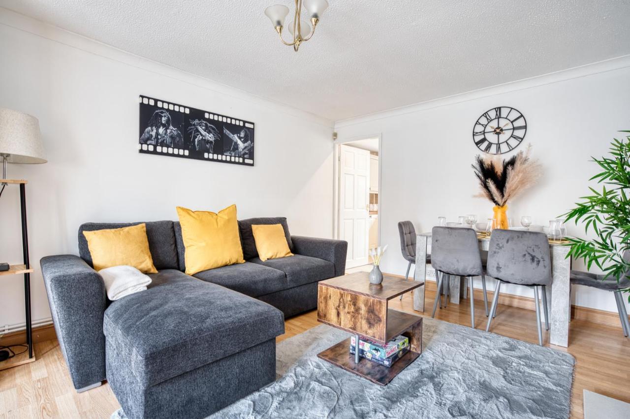 Liverpool Home With Free Parking West Derby Екстер'єр фото