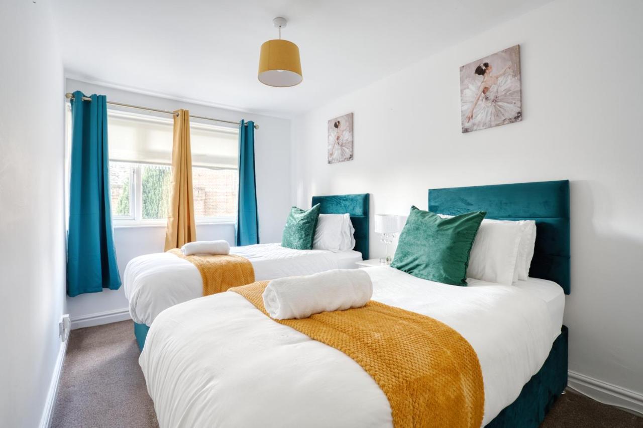 Liverpool Home With Free Parking West Derby Екстер'єр фото