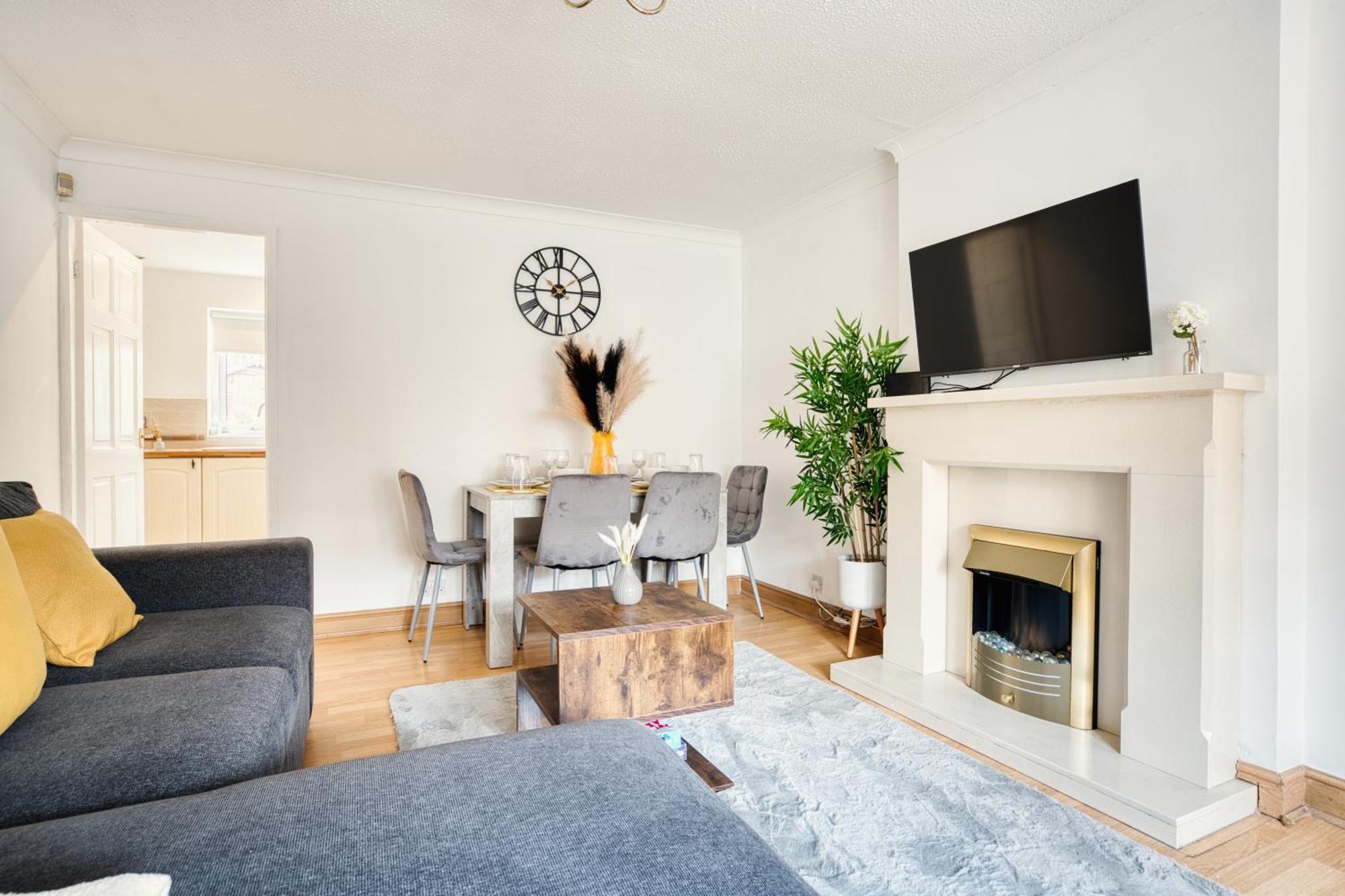 Liverpool Home With Free Parking West Derby Екстер'єр фото